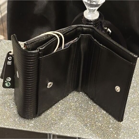 Loungefly The Beatles Abbey Road Wallet - Picture 12 of 12